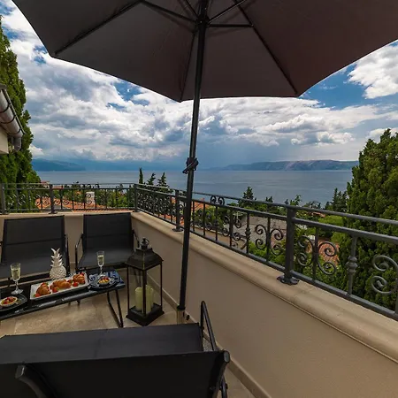 Sea House Lea Lägenhet Novi Vinodolski