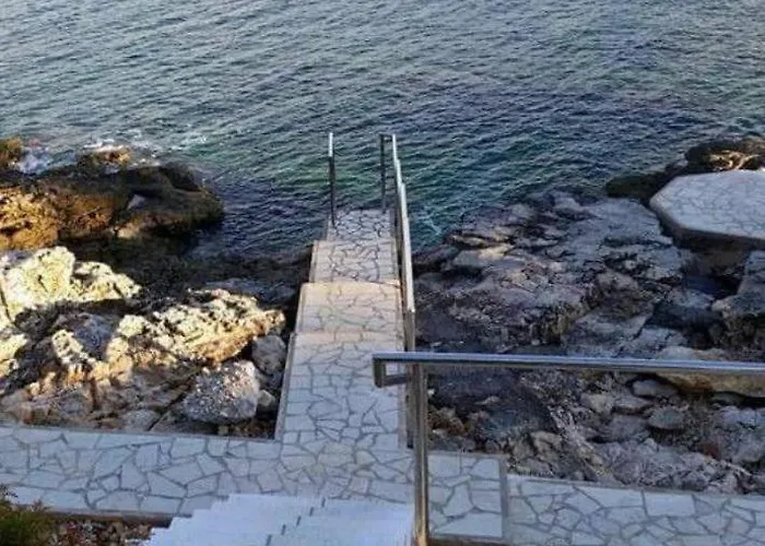 Sea House Lea شقة