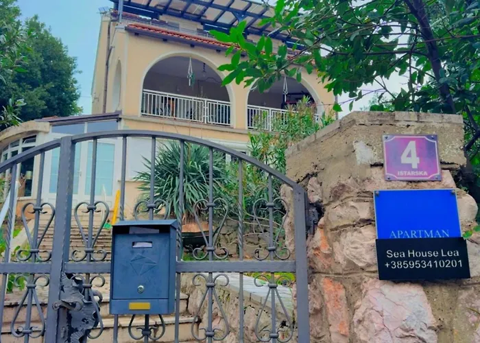 Sea House Lea نوفي فينودولسكي